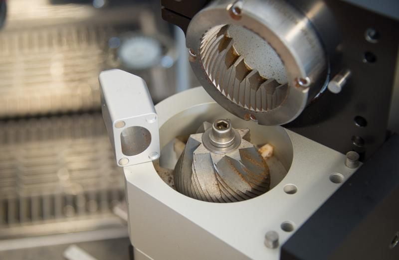 تصویر 3 از دستگاه آسیاب صنعتی با ساختار مقاوم کاری